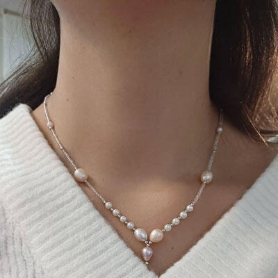 Perlenschmuck ist zeitlos und passt zu allen Styles. Perlenschmuck ist zeitlos und passt zu allen Styles.